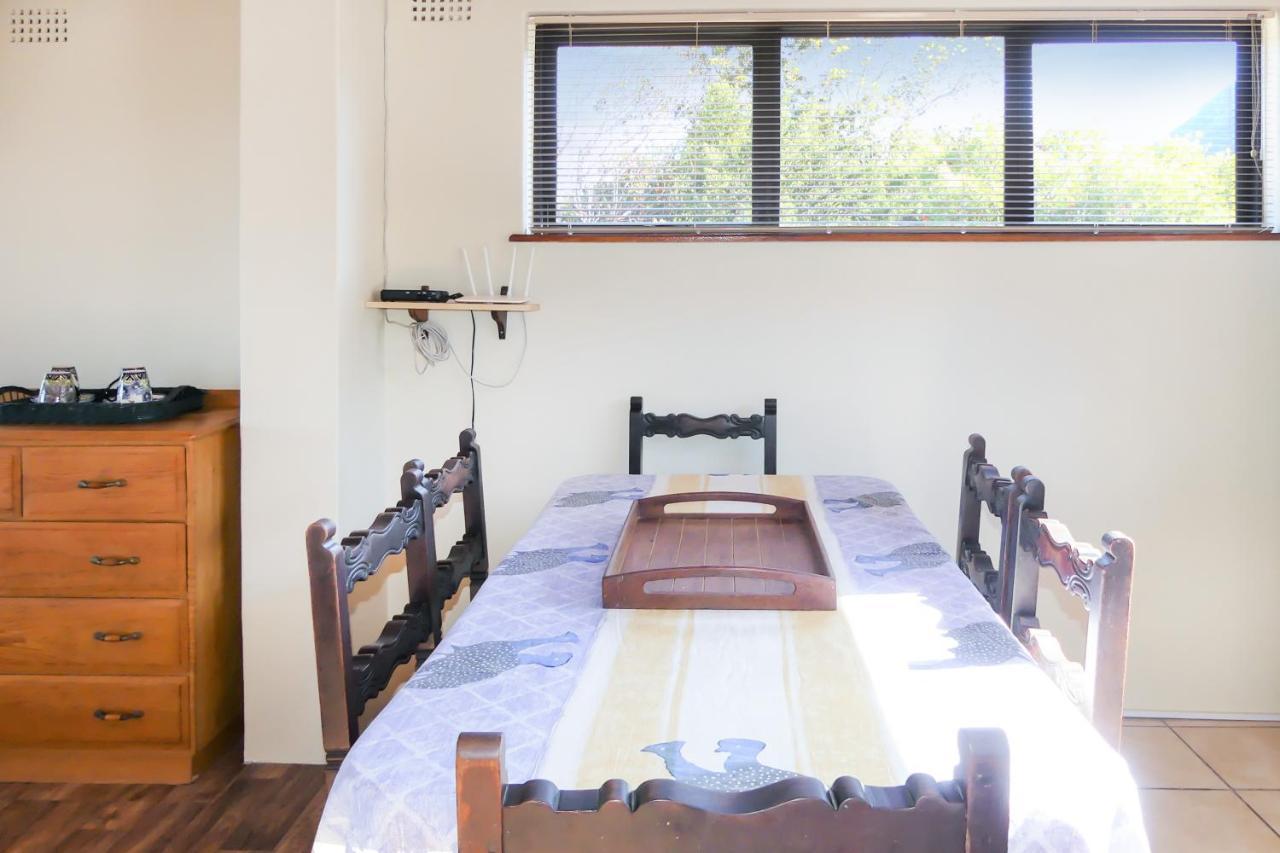 Shalom Self Catering Hotell Kleinmond Exteriör bild